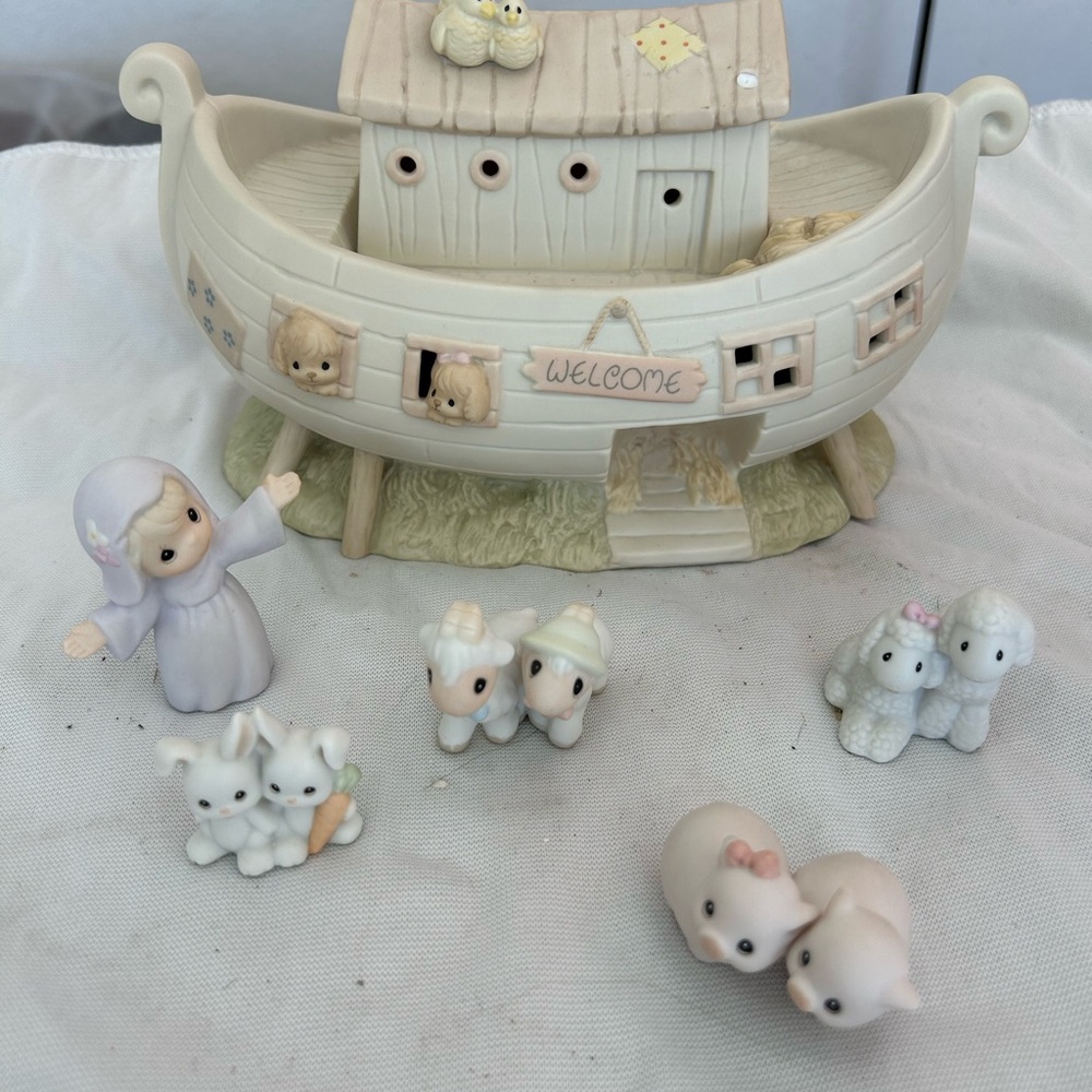 Precious Moments Noah's Ark Playset - Ivory